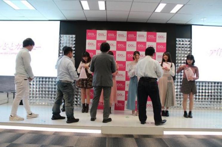 <アイドルからの逆ホワイトデー>より