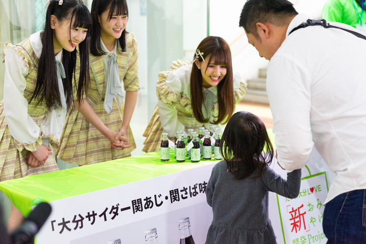 高松瞳、佐竹のん乃、齋藤樹愛羅|JR大分駅構内(2019年3月31日)