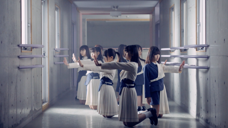 「大人サバイバー」MV(ディレクターズ・カット版)より