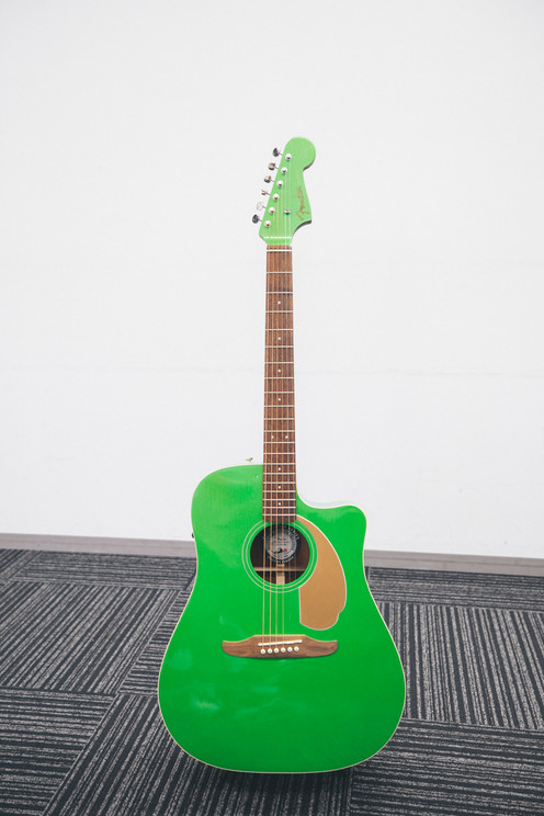 å¡©èŠããææã®Fender California Playerã®ãšã¬ã¯ããªãã¯ã¢ã³ãŒã¹ãã£ãã¯ã®ã¿ãŒ