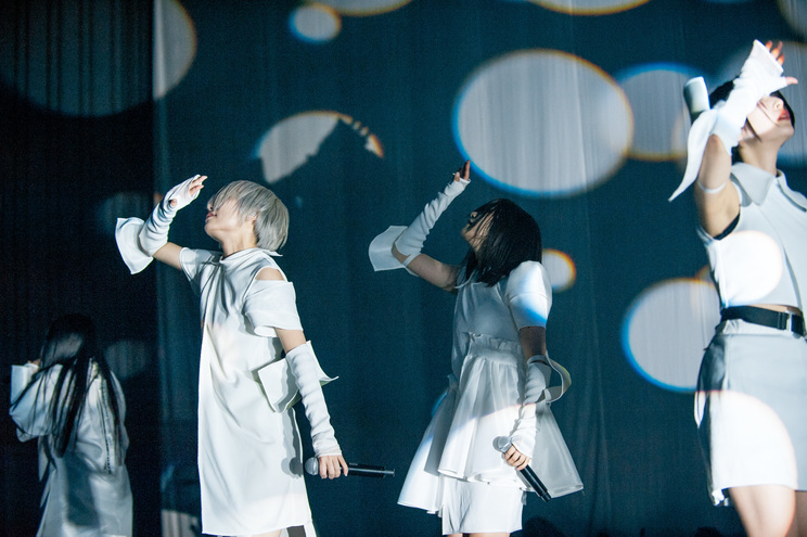 <Solitude Hotel 6F hiru>写真:稲垣謙一