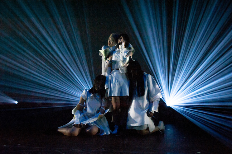 <Solitude Hotel 6F hiru>写真:稲垣謙一